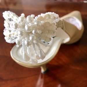 NWOT Pair pearl& sequin Decor